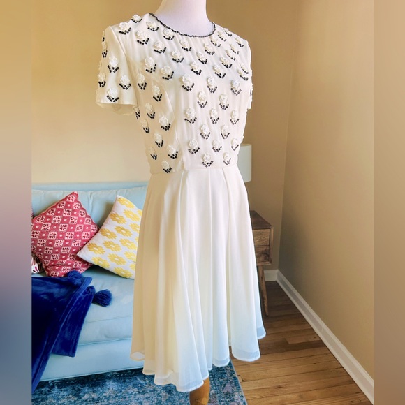 French Connection Off White Short Sleeve Beaded Bodice Dress Women’s Size 8 - Picture 3 of 12
